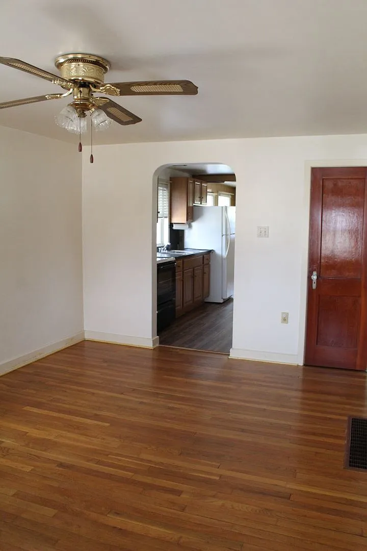 Single Family Home in Codorus Township — Photo 4
