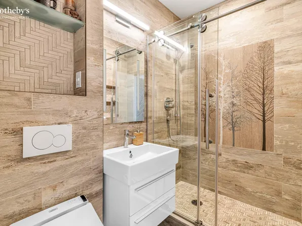 310 East 46th Street image 10 of 13