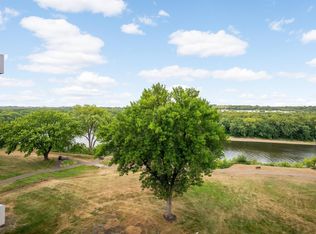 1077 Sibley Memorial Hwy APT 605, Mendota Heights, MN 55118