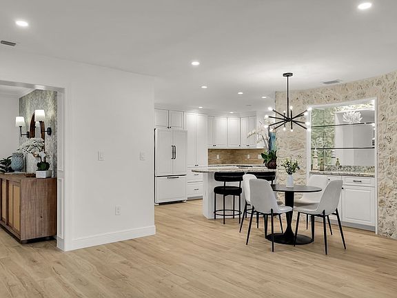 4th image of 2 Landings #B