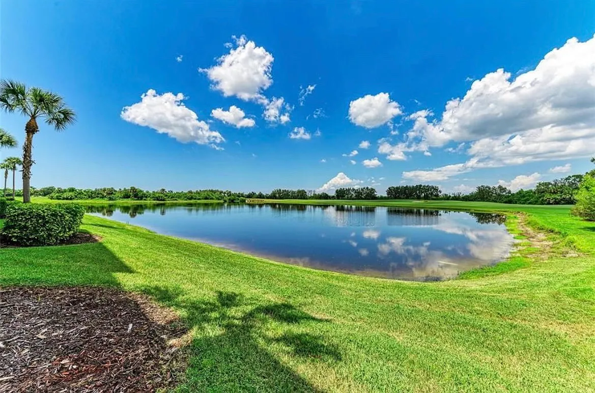 2 bed, 1156 sqft, $2,199 — Photo 3