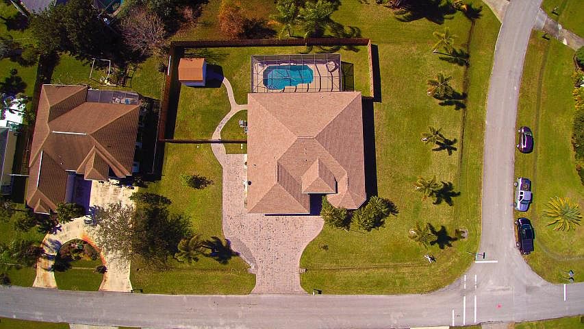 1st image of 1250 SE Coral Reef St