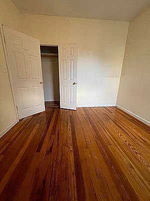 4th image of 3064 33rd St APT 3F