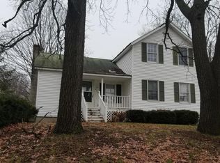 634 Prospect St, Ionia, MI 48846