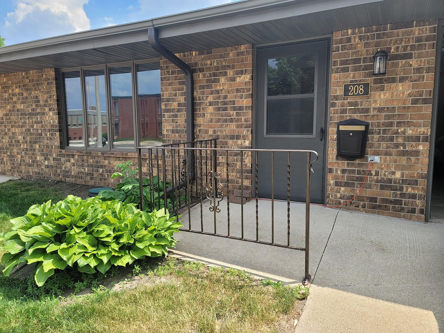 208 E Nebraska St, Algona, IA 50511 Zillow