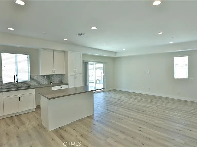 7524 Purdy Ave — Photo 9