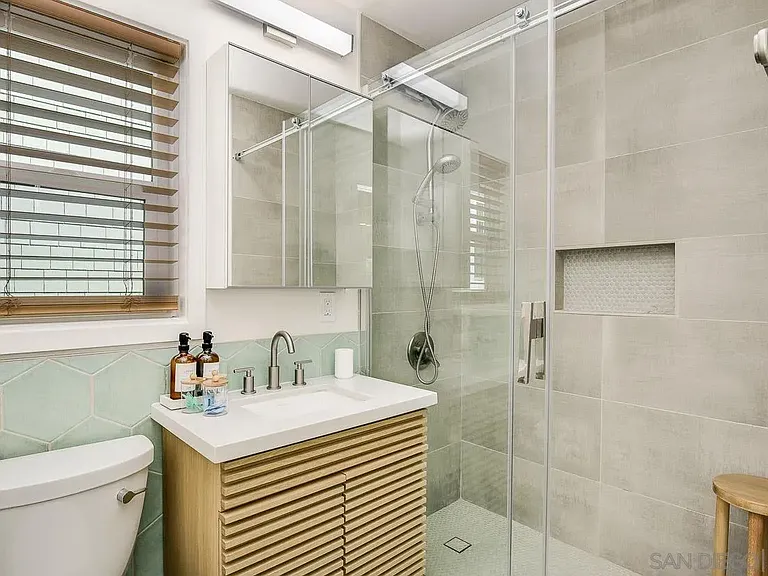 807 Dover Ct — Photo 31