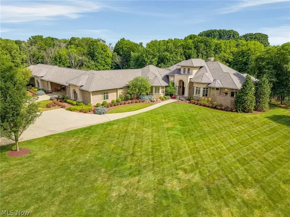 1521 Easthill St SE, North Canton, OH 44720