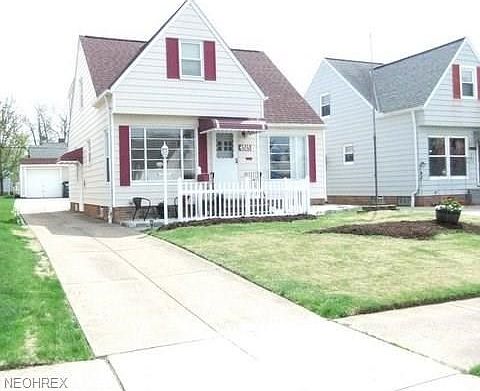 Front view of home at 4515 Redfern Road.