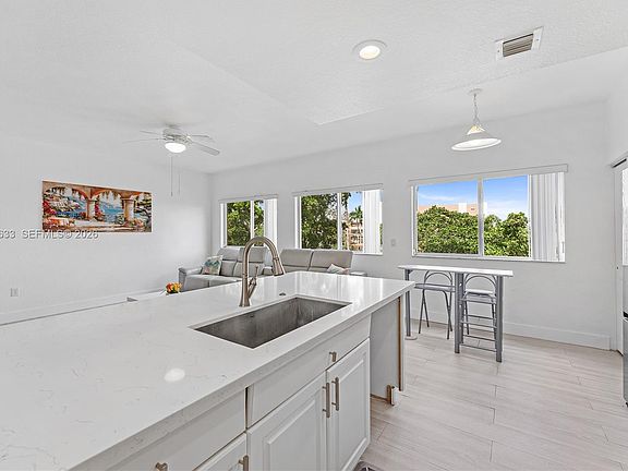 4th image of 7715 Yardley Dr APT 303