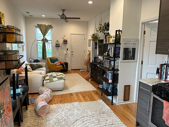 5th image of 1452 N Greenview Ave APT 2R