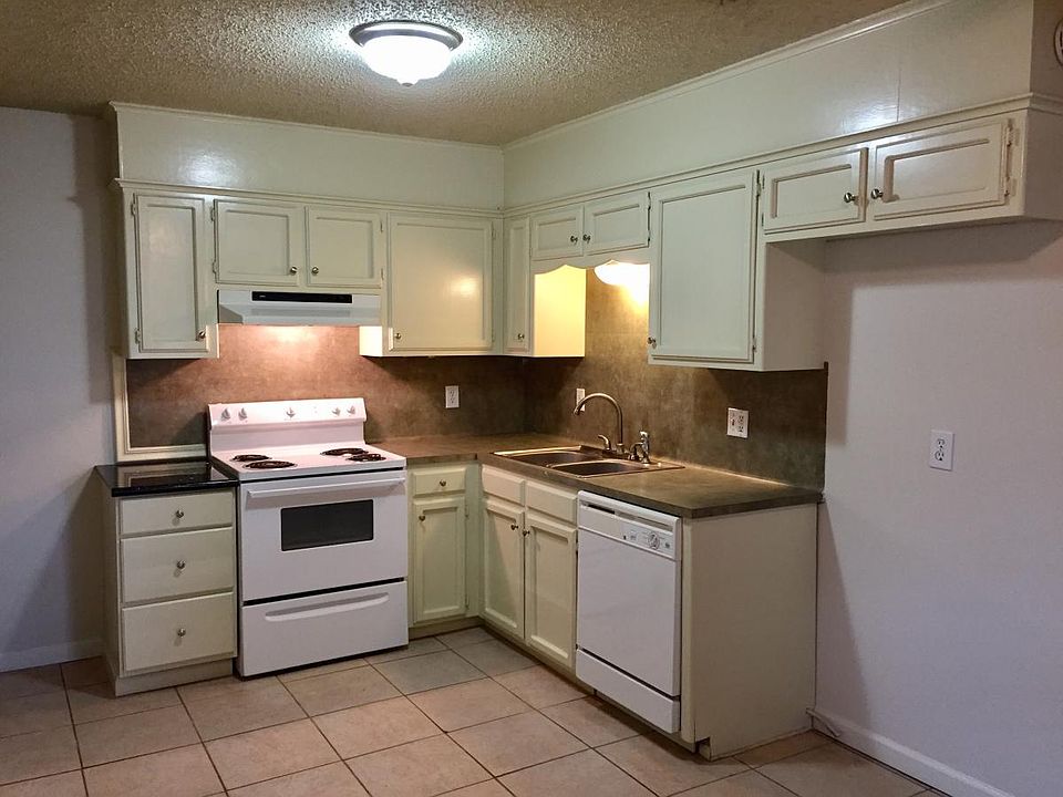 2nd image of 25617 Rosedown Ave