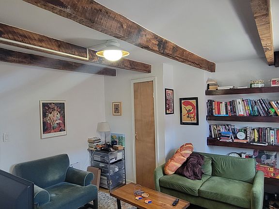 4th image of 431 Throop Ave #2