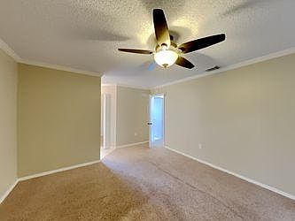 4th image of 3119 N 37th Ave