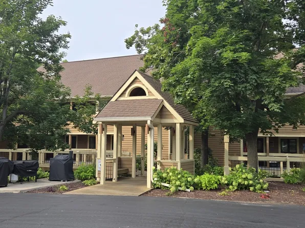 B10 Long Bay Point Dr #B10, Galena, IL 61036