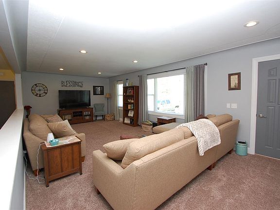 4th image of 2038 Darrin Dr
