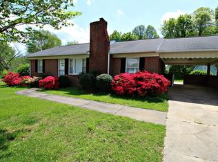 942 Rock Spring Dr, Winston Salem, NC 27105