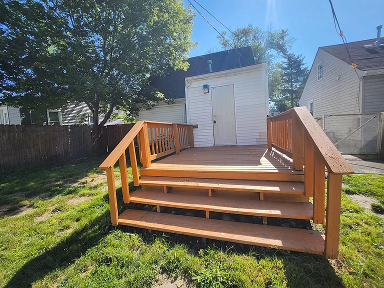 21809 Mac Arthur Blvd — Photo 11