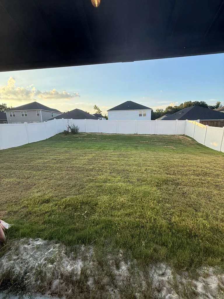 4 bed, 2479 sqft, $2,300 — Photo 4