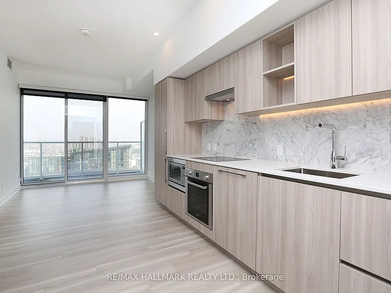 17 Bathurst St #4007 — Photo 1