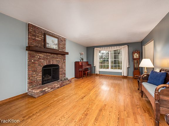 4th image of 1222 Barneswood Dr