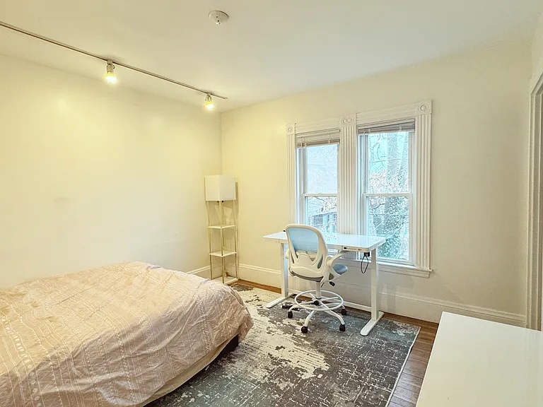 23-25 Grampian Way — Photo 6