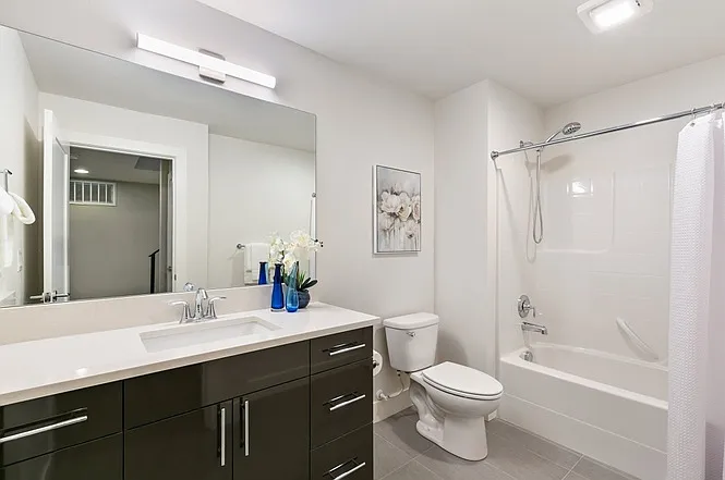 11214 NE 68th St — Photo 9