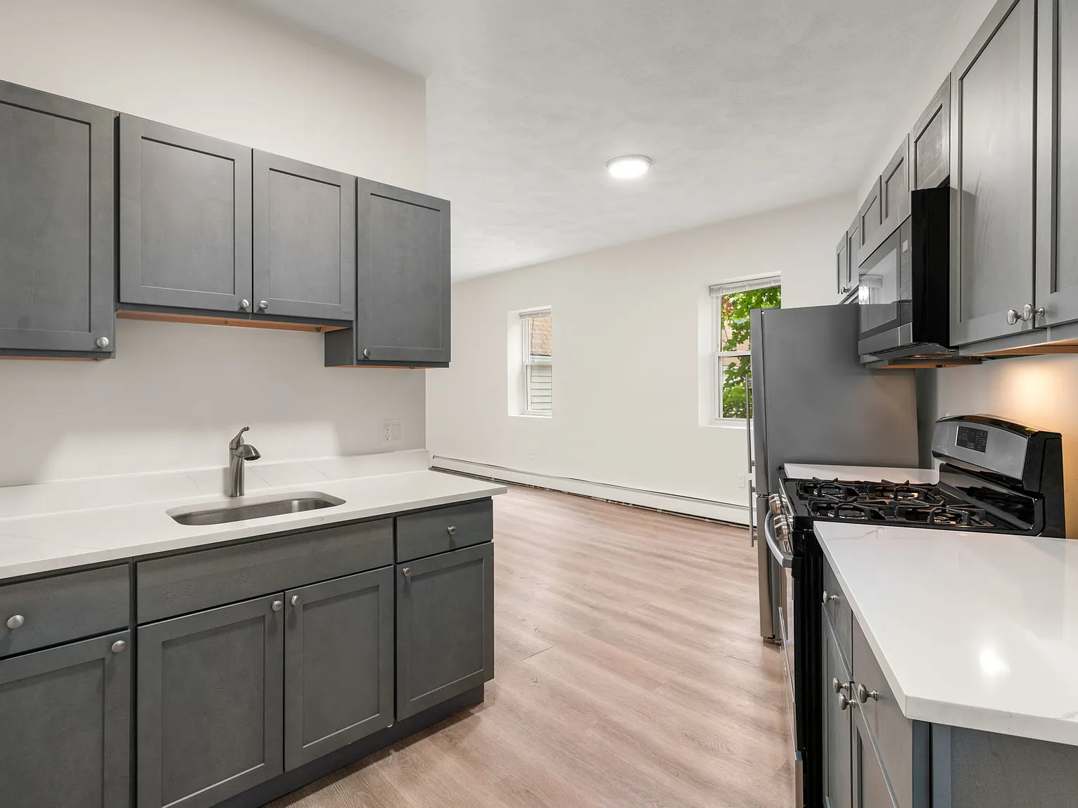 2 bed, 1000 sqft, $2,600 — Photo 1