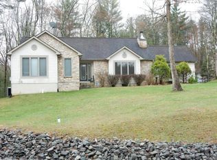 107 Osprey Ct, East Stroudsburg, PA