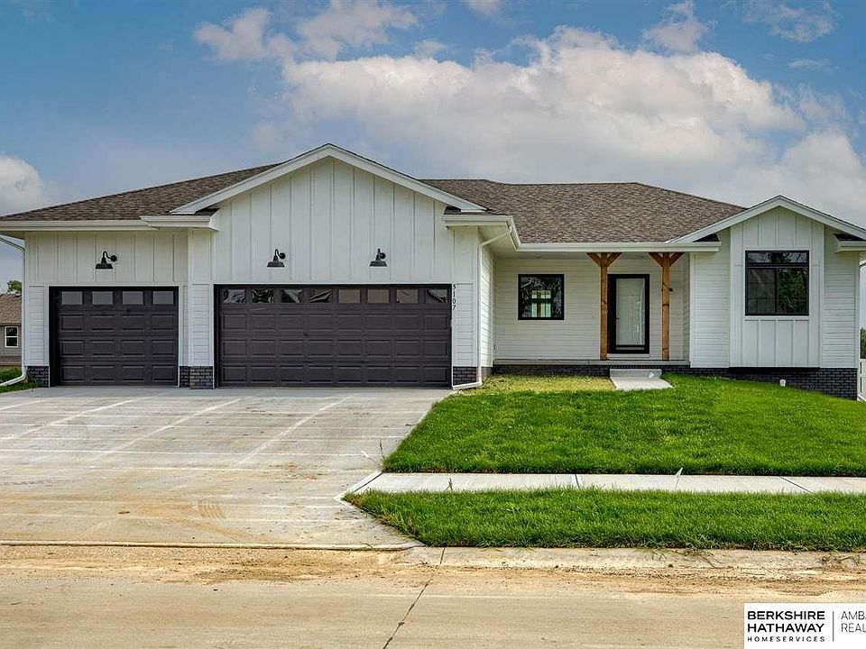 1st image of 5107 Helwig Ave