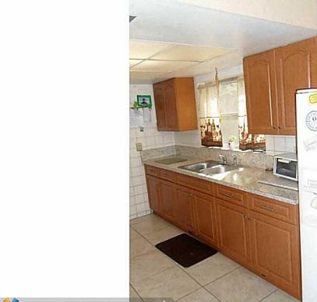 5th image of 931 SW 69th Ave