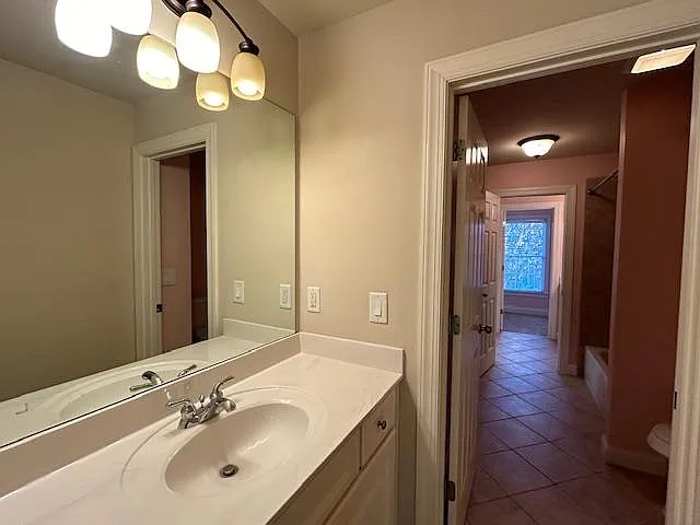 343 Ashleigh Walk Pkwy — Photo 18