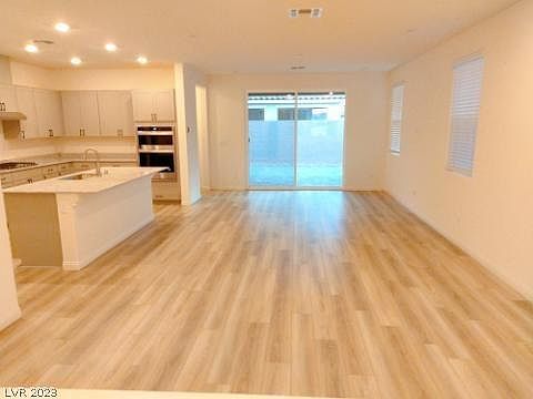 4th image of 7557 W Mistral Ave