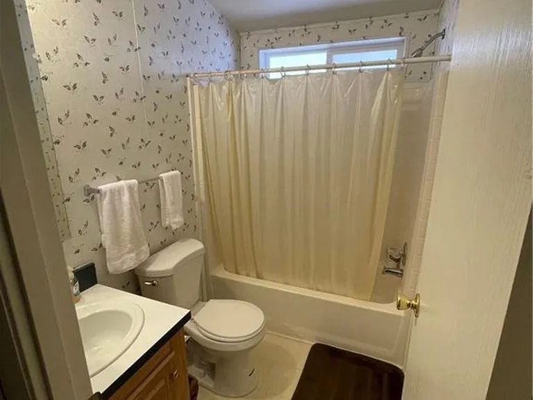2450 E Hobson Way #7 — Photo 4