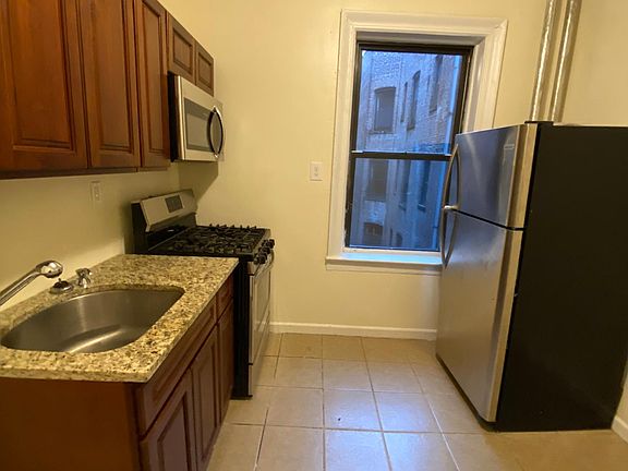 3rd image of 321 Fairmount Ave APT 24