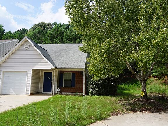 3rd image of 520 Jaclyn Cir