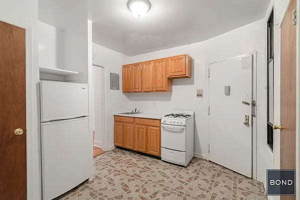 Rented by Bond New York | media 6