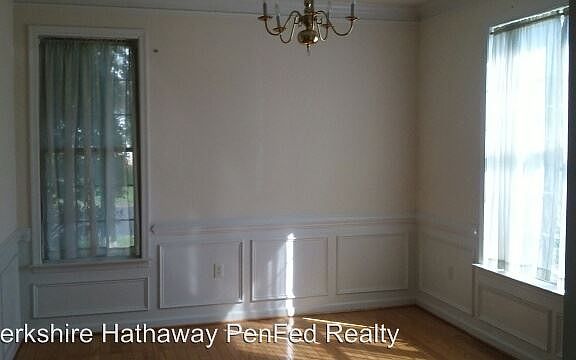 3rd image of 5472 Fuller Dr