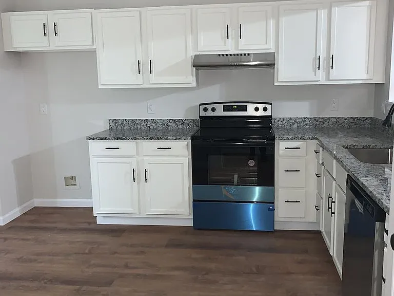 120 Plumthicket Ln — Photo 5