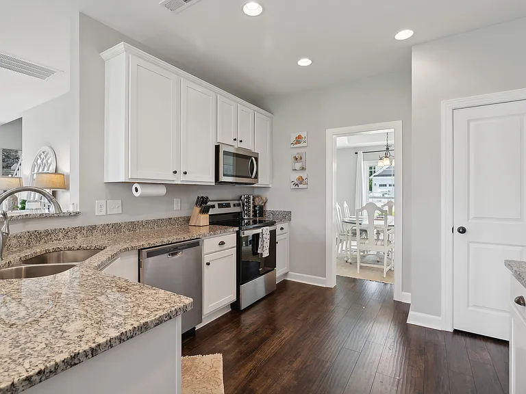 7989 Regiment Dr — Photo 8