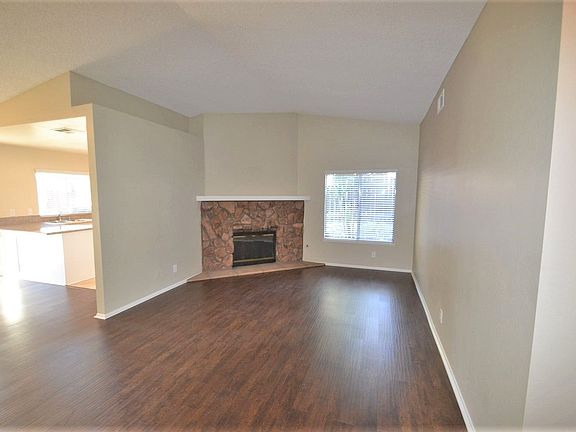 4th image of 2435 W Deanna Dr
