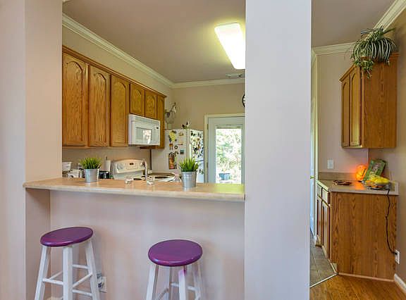 3rd image of 349 Harbor Village Dr