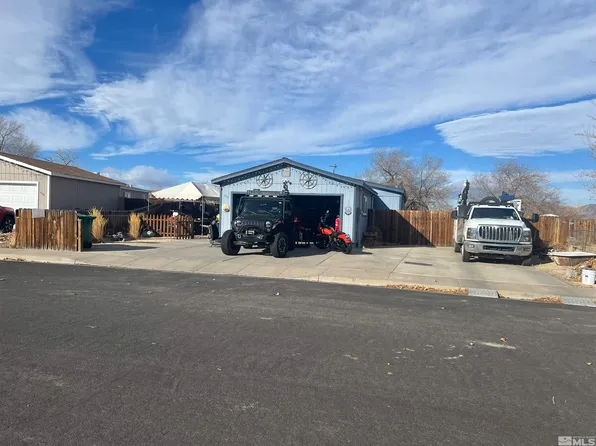 970 Green Valley Dr, Fernley, NV 89408