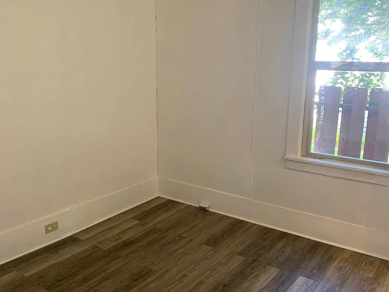304 S Anderson St — Photo 12