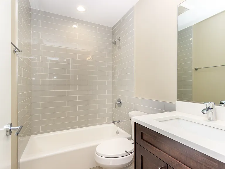 3459 W Belmont Ave #4F — Photo 9