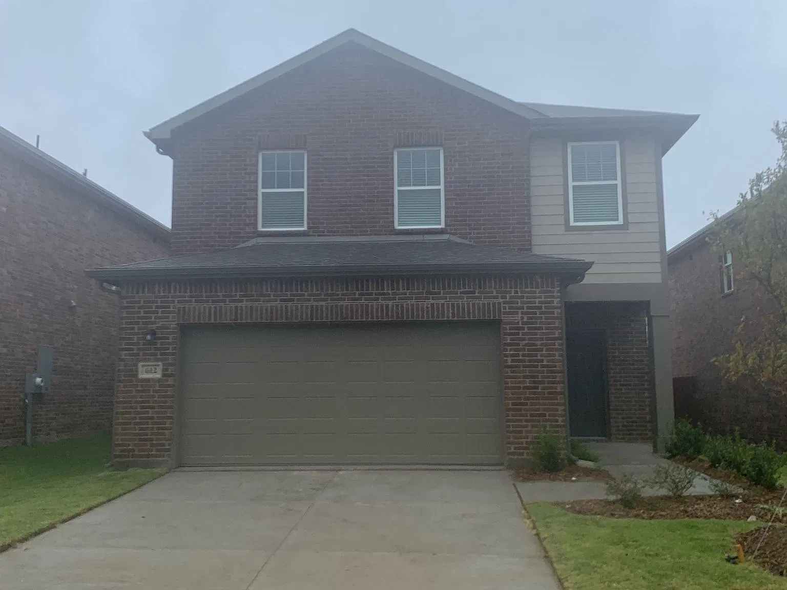 4 bed, 2260 sqft, $2,400 — Photo 2