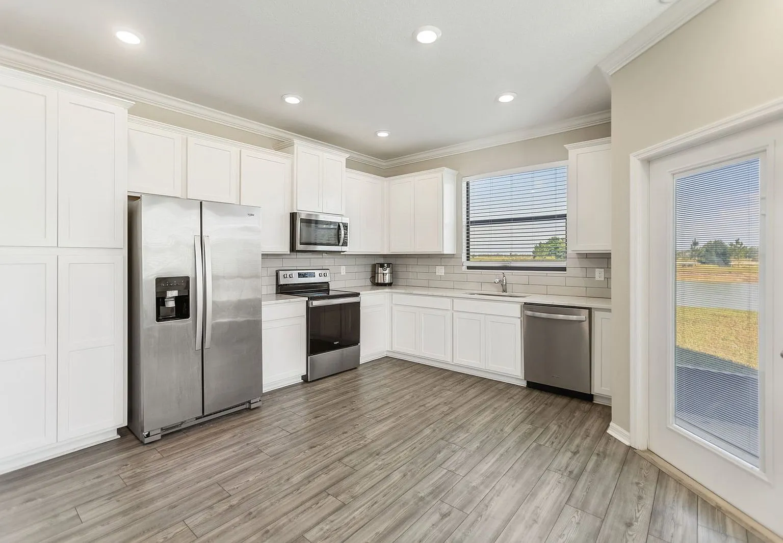 3 bed, 2.5 bath, 2017 sqft, $2,250 — Photo 1