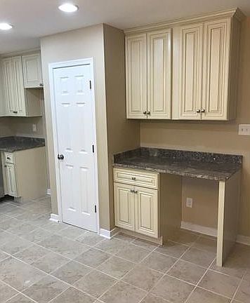 4th image of 7504 Northford Ln
