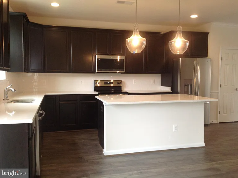 204 Upper Brook Ter — Photo 5