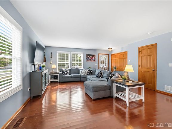 5th image of 1202 Robinson St